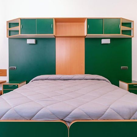Open011 Hostel Торино Екстериор снимка