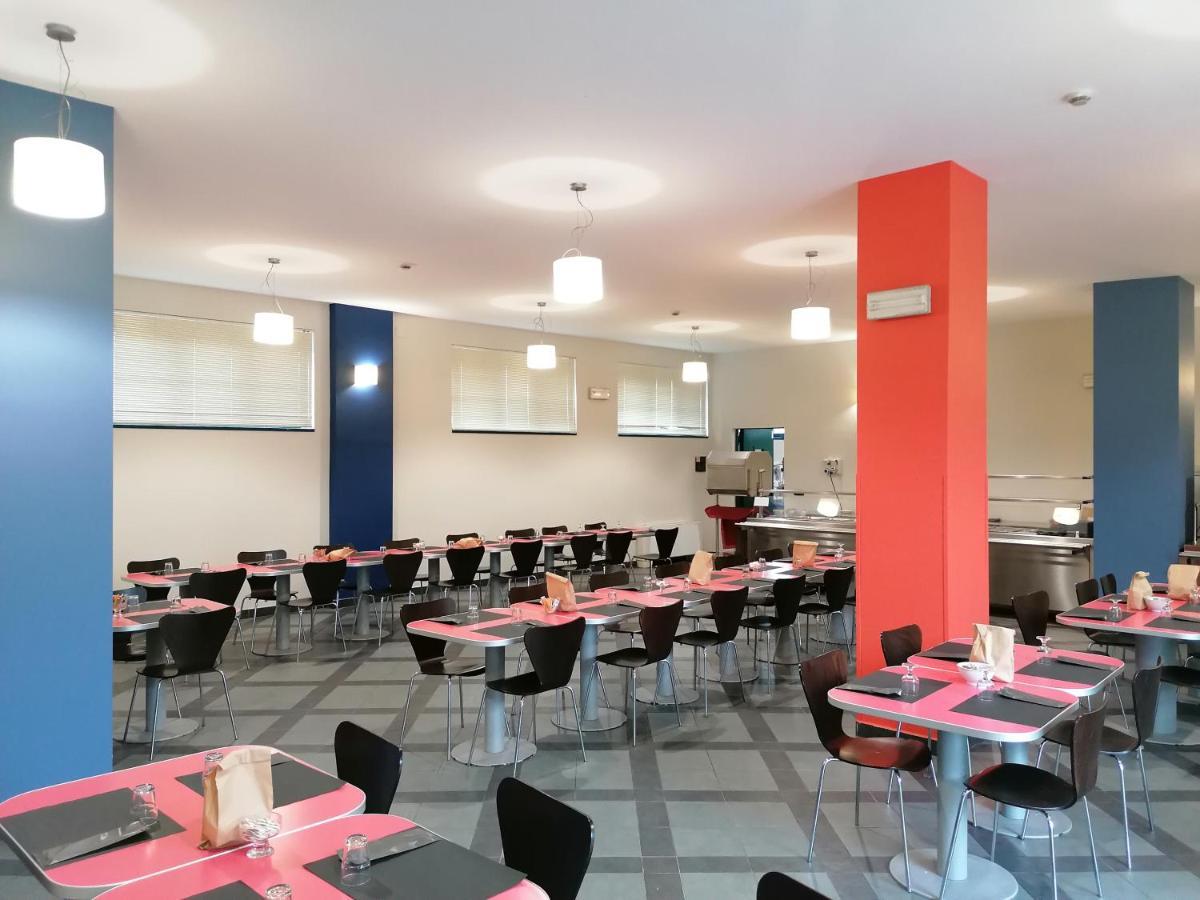 Open011 Hostel Торино Екстериор снимка