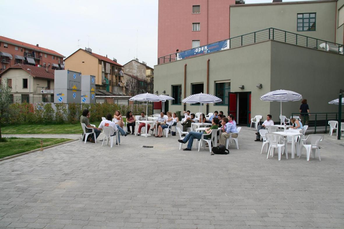 Open011 Hostel Торино Екстериор снимка