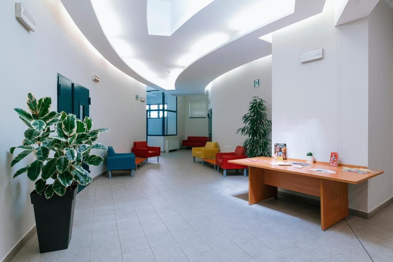 Open011 Hostel Торино Екстериор снимка