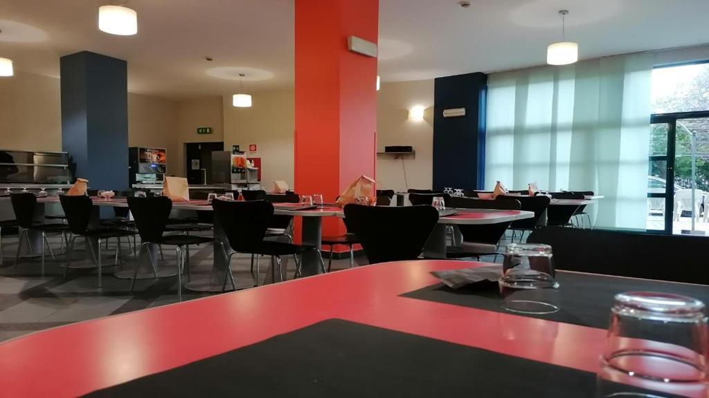 Open011 Hostel Торино Екстериор снимка