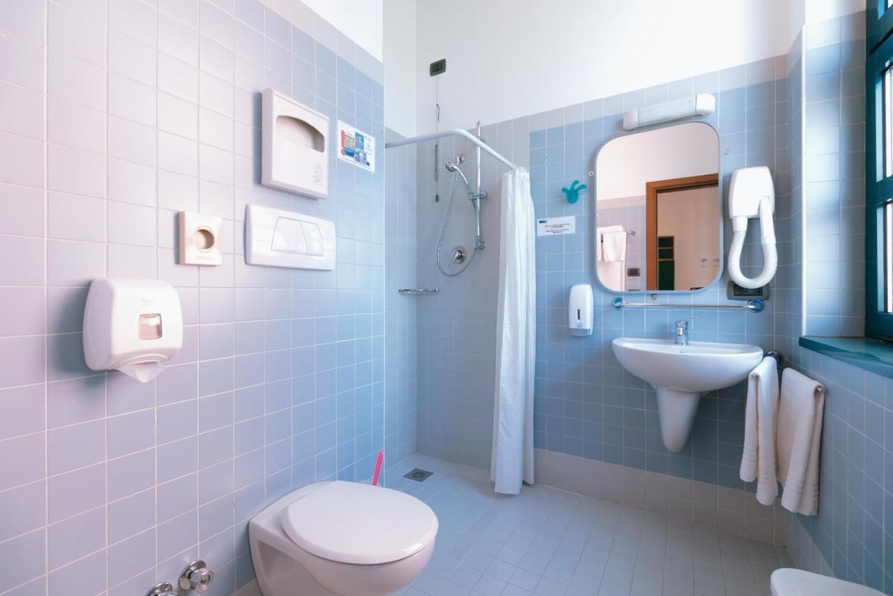 Open011 Hostel Торино Екстериор снимка
